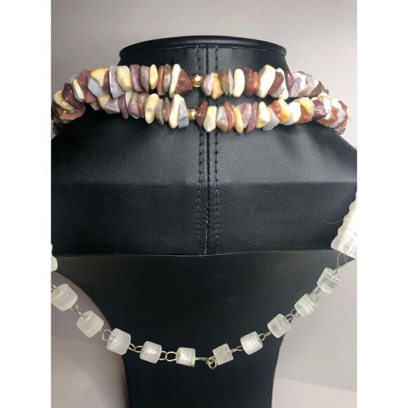 825 Lot of 2 agate boho necklace White agate carved necklace & agate chunk - Picture 2 of 3